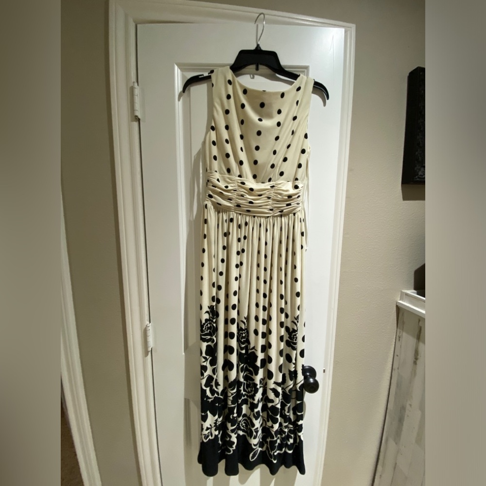 Jessica Howard size 6 maxi dress